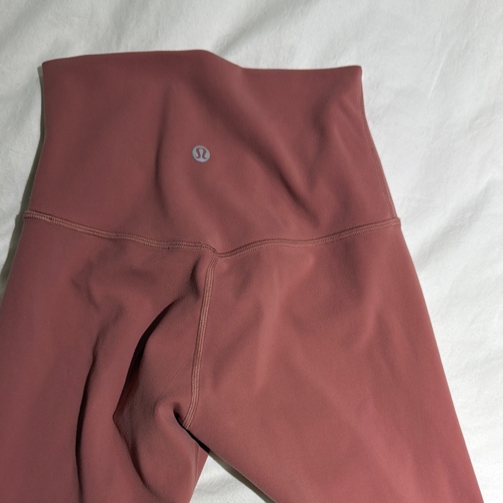 Lululemon High-Waisted Leggings - Rose